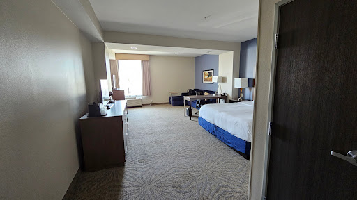 La Quinta Inn & Suites by Wyndham Morgan Hill-San Jose South image