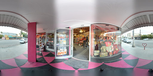 Hot Stuff, 2121 E Broadway, Long Beach, CA 90803, USA, 