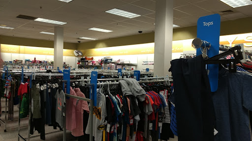 Clothing Store «Ross Dress for Less», reviews and photos, 8464 W Hillsborough Ave, Tampa, FL 33615, USA