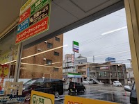 ファミリーマート 南陽通六丁目店