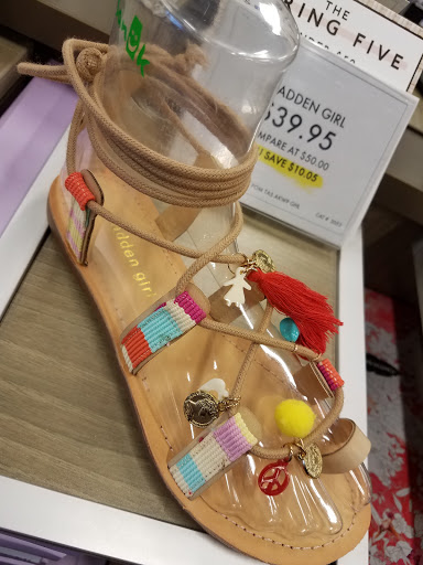 Shoe Store «DSW Designer Shoe Warehouse», reviews and photos, 160 Oakway Rd #300, Eugene, OR 97401, USA