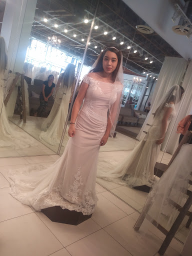 Bridal Shop «Luv Bridal», reviews and photos, 803 N 7th St, Phoenix, AZ 85006, USA