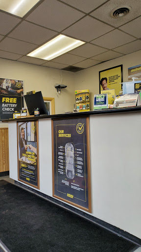 Auto Repair Shop «Meineke Car Care Center», reviews and photos, 5261 Council St NE, Cedar Rapids, IA 52402, USA