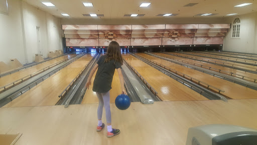 Bowling Alley «Wilmette Bowling Center Inc», reviews and photos, 1903 Schiller Ave, Wilmette, IL 60091, USA
