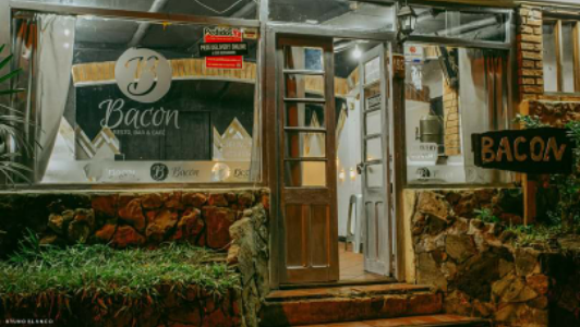 Bacon Resto Bar & Cafe - Salto