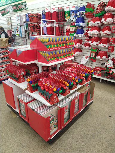 Dollar Store «Dollar Tree», reviews and photos, 1535 University Blvd E #F, Hyattsville, MD 20783, USA