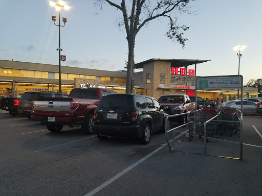 Grocery Store «H-E-B Grocery», reviews and photos, 97 Oyster Creek Dr, Lake Jackson, TX 77566‑4622, USA