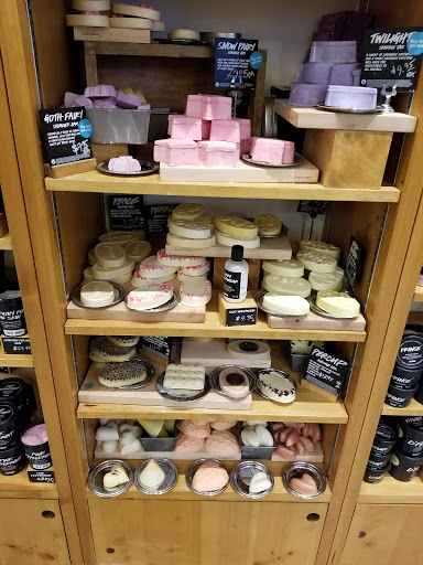 Cosmetics Store «Lush Cosmetics», reviews and photos, 2002 Annapolis Mall Rd, Annapolis, MD 21401, USA