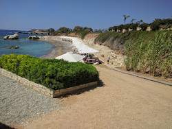 Kafizis Beach'in fotoğrafı dağlarla çevrili