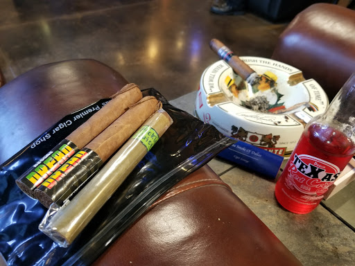 Tobacco Shop «Blue Smoke of Dallas», reviews and photos, 4560 W Mockingbird Ln, Dallas, TX 75209, USA