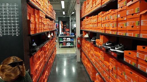 Sporting Goods Store «Nike Factory Store», reviews and photos, 1 Outlet Blvd #600, Wrentham, MA 02093, USA