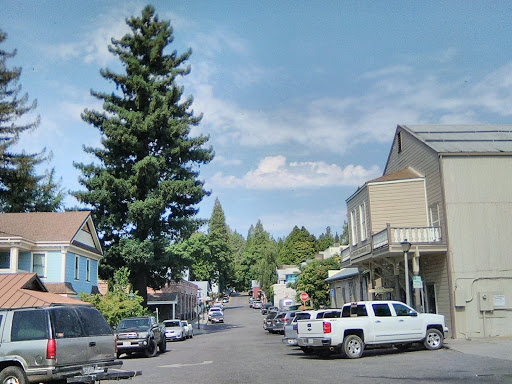 Grocery Store «Bonanza Market», reviews and photos, 321 Broad St, Nevada City, CA 95959, USA