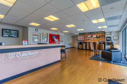 Self-Storage Facility «CubeSmart Self Storage», reviews and photos, 7805 Old Alexandria Ferry Rd, Clinton, MD 20735, USA