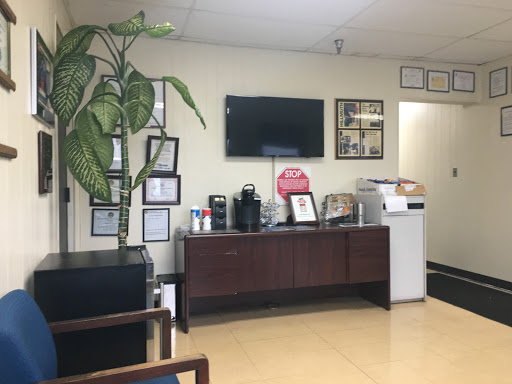 Auto Repair Shop «Hillmuth Certified Automotive of Gaithersburg», reviews and photos, 19300 Woodfield Rd, Gaithersburg, MD 20879, USA