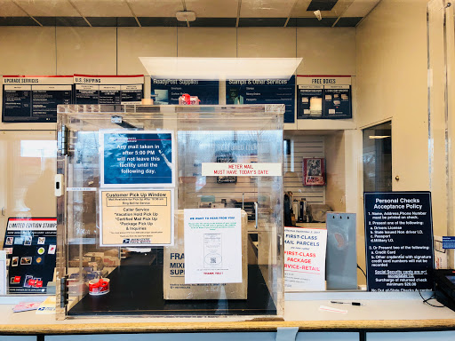 Post Office «United States Postal Service», reviews and photos, 14200 W 8 Mile Rd, Oak Park, MI 48237, USA