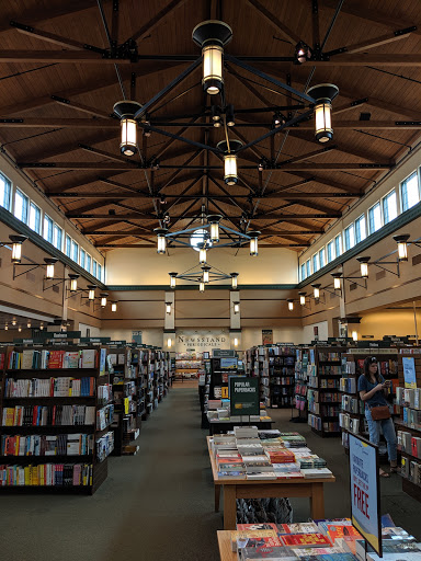 Book Store «Barnes & Noble», reviews and photos, 235 Daniel Webster Hwy, Nashua, NH 03060, USA