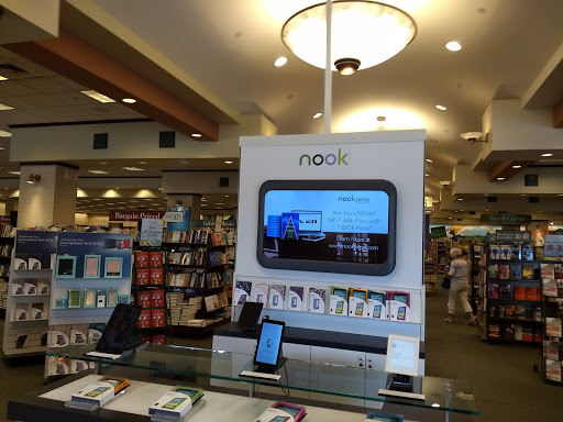 Book Store «Barnes & Noble», reviews and photos, 444 Broadway, Saugus, MA 01906, USA