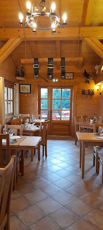 Atmosphère du Restaurant Chez Mireille, Le Darbelin à Cordon - n°3