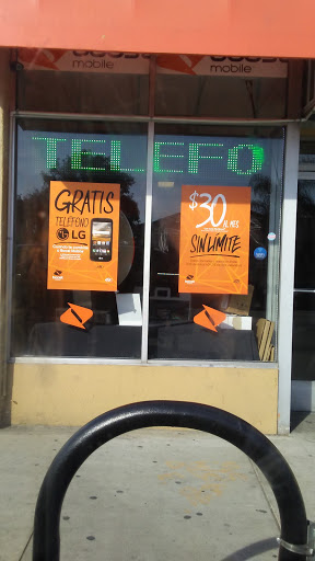 Cell Phone Store «GRECKO CONNEXION (BOOST MOBILE STORE)», reviews and photos, 3757 E 1st St, Los Angeles, CA 90063, USA