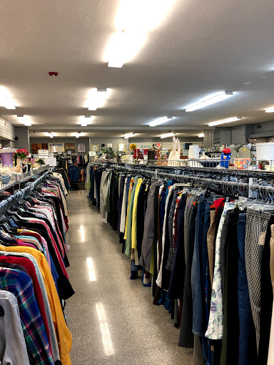 Thrift Store «Manatee Memorial Foundation Thrift Shop», reviews and photos, 4517 Manatee Ave W, Bradenton, FL 34209, USA