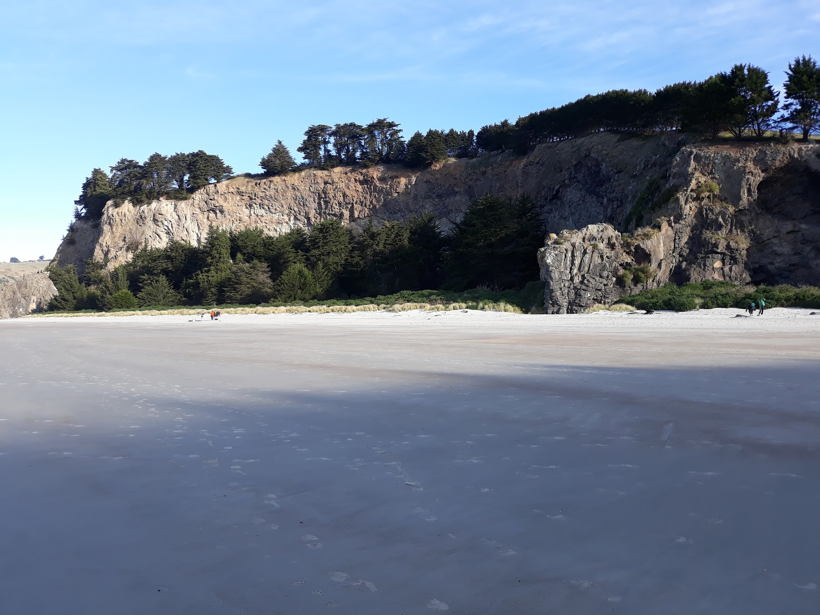 Pinnacle Beach的照片 被山脉环绕