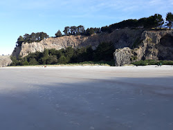 Pinnacle Beach的照片 被山脉环绕