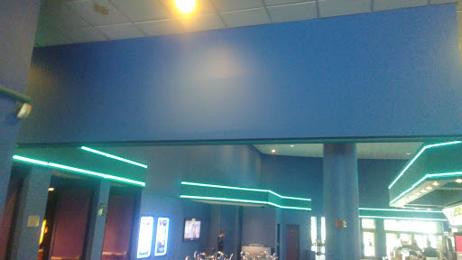 Movie Theater «Showcase Cinemas Seekonk Route 6 », reviews and photos, 100 Commerce Way, Seekonk, MA 02771, USA