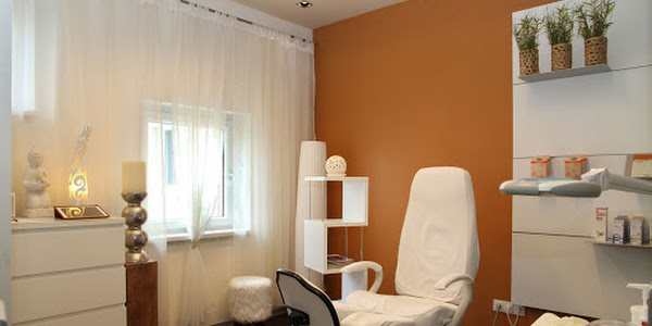 Studio-Kagran :: Fußpflege Kosmetik Massage Hairstyle Nageldesign