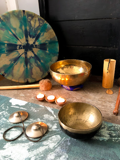 ANGÉLIQUE THARIOT - SONOTHÉRAPIE - REIKI - MÉDITATION - PLEINE CONSCIENCE Reiki