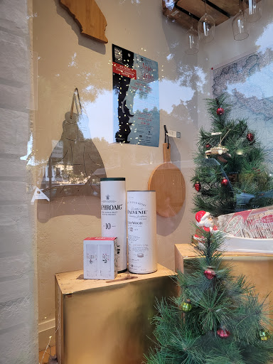 Wine Store «Half Moon Bay Wine & Cheese», reviews and photos, 421 Main St, Half Moon Bay, CA 94019, USA