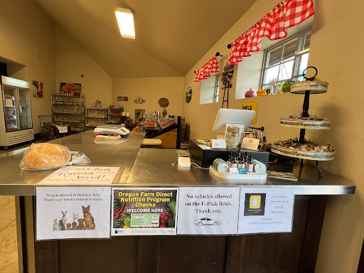 Produce Market «Boones Ferry Berry Farms», reviews and photos, 19602 NE Boones Ferry Rd, Hubbard, OR 97032, USA