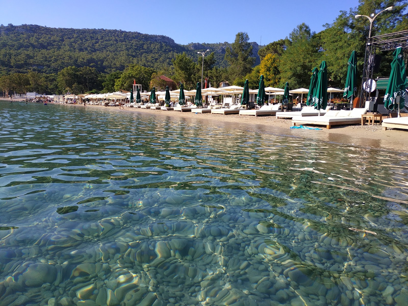 Φωτογραφία του Παραλία Φεγγαρόφωτο και η εγκατάσταση