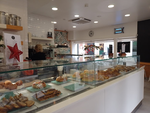 Calé - II Confeitaria Tradicional Portuguesa no Caldas da Rainha, Leiria