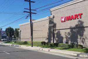 H Mart Lakewood image