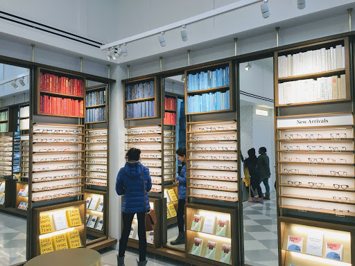 Eye Care Center «Warby Parker», reviews and photos, 1123 N State St, Chicago, IL 60610, USA