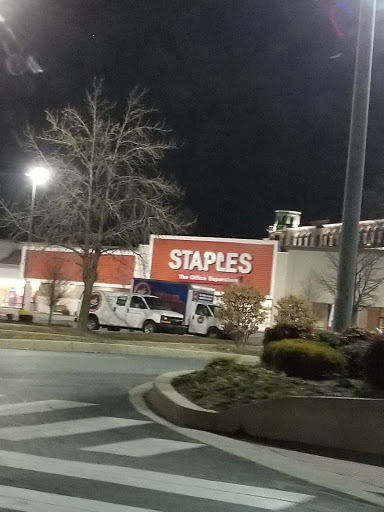Office Supply Store «Staples», reviews and photos, 1041 N Dupont Hwy, Dover, DE 19901, USA