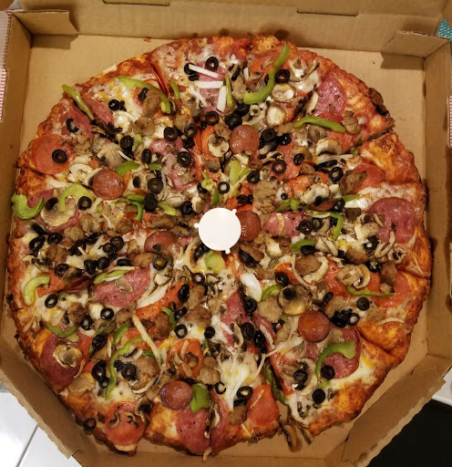 Pizza Restaurant «Round Table Pizza», reviews and photos, 1324 El Camino Real, San Carlos, CA 94070, USA