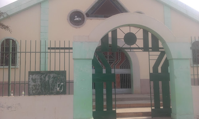 Comentarii opinii despre Iglesia Católica Santísima Trinidad - Leonidas Proaño