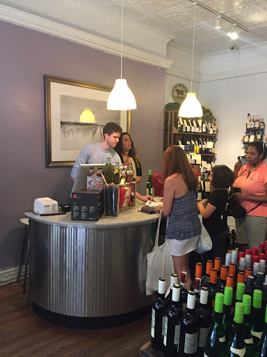 Wine Store «Table Wine», reviews and photos, 79-14 37th Ave, Jackson Heights, NY 11372, USA