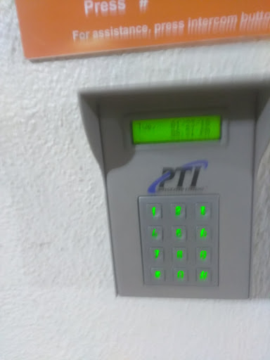 Self-Storage Facility «Public Storage», reviews and photos, 511 S Fair Oaks Ave, Pasadena, CA 91105, USA