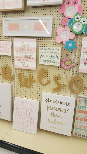 Craft Store «Hobby Lobby», reviews and photos, 2900 S 25th St, Clinton, IA 52732, USA