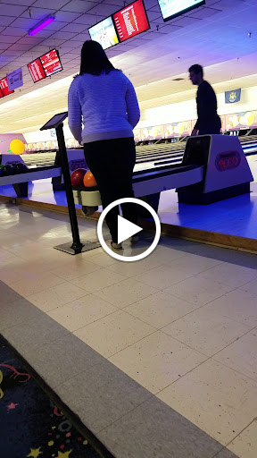 Bowling Alley «Century Bowl», reviews and photos, 7345 Highland Rd, Waterford Twp, MI 48327, USA