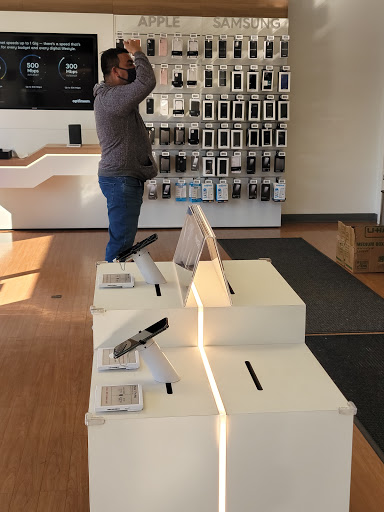 Cable Company «Optimum Store», reviews and photos, 3710 Main St, Bridgeport, CT 06606, USA