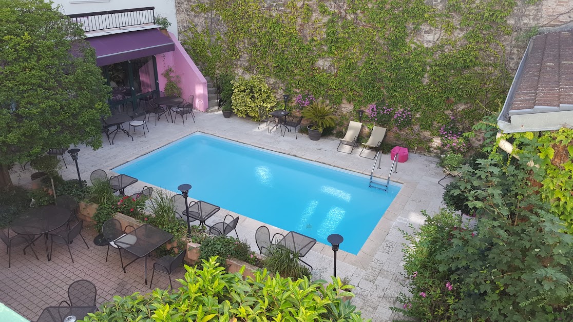 Le Pavillon d'Enghien «Séjournez à Vichy : charme, confort, piscine au cœur de Vichy » Restaurant Les Jardins d’Enghien à Vichy