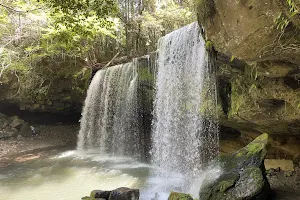 Nabegataki Falls image