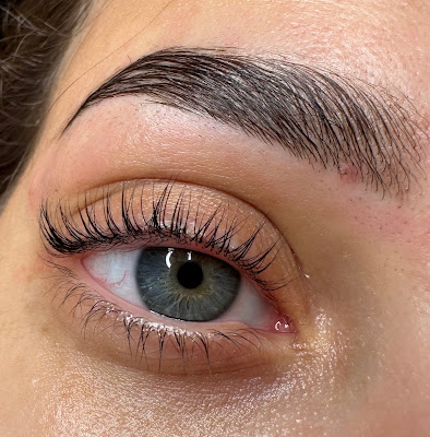 Beauté du regard By M à Boé