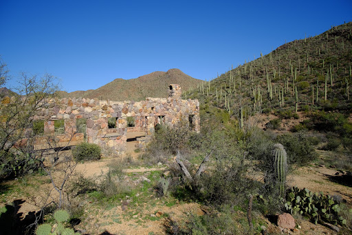 Camino de Oeste Trailhead