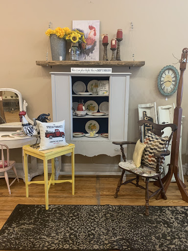 Consignment Shop «The Boulevard Boutique», reviews and photos, 5 S Washington St, Oxford, MI 48371, USA