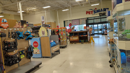 Pet Supply Store «PetSmart», reviews and photos, 13927 New Halls Ferry Road, Florissant, MO 63033, USA