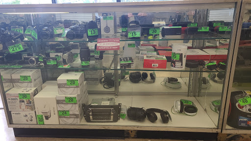 Pawn Shop «Value Pawn & Jewelry», reviews and photos, 1000 W Oakland Park Blvd, Wilton Manors, FL 33311, USA